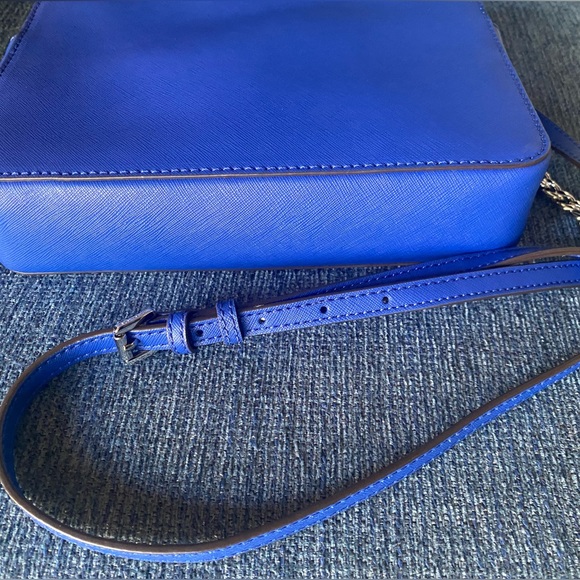 Michael Kors ๐ Vibrant Blue ๐ Jet Set Crossbody Bag - Picture 11 of 11